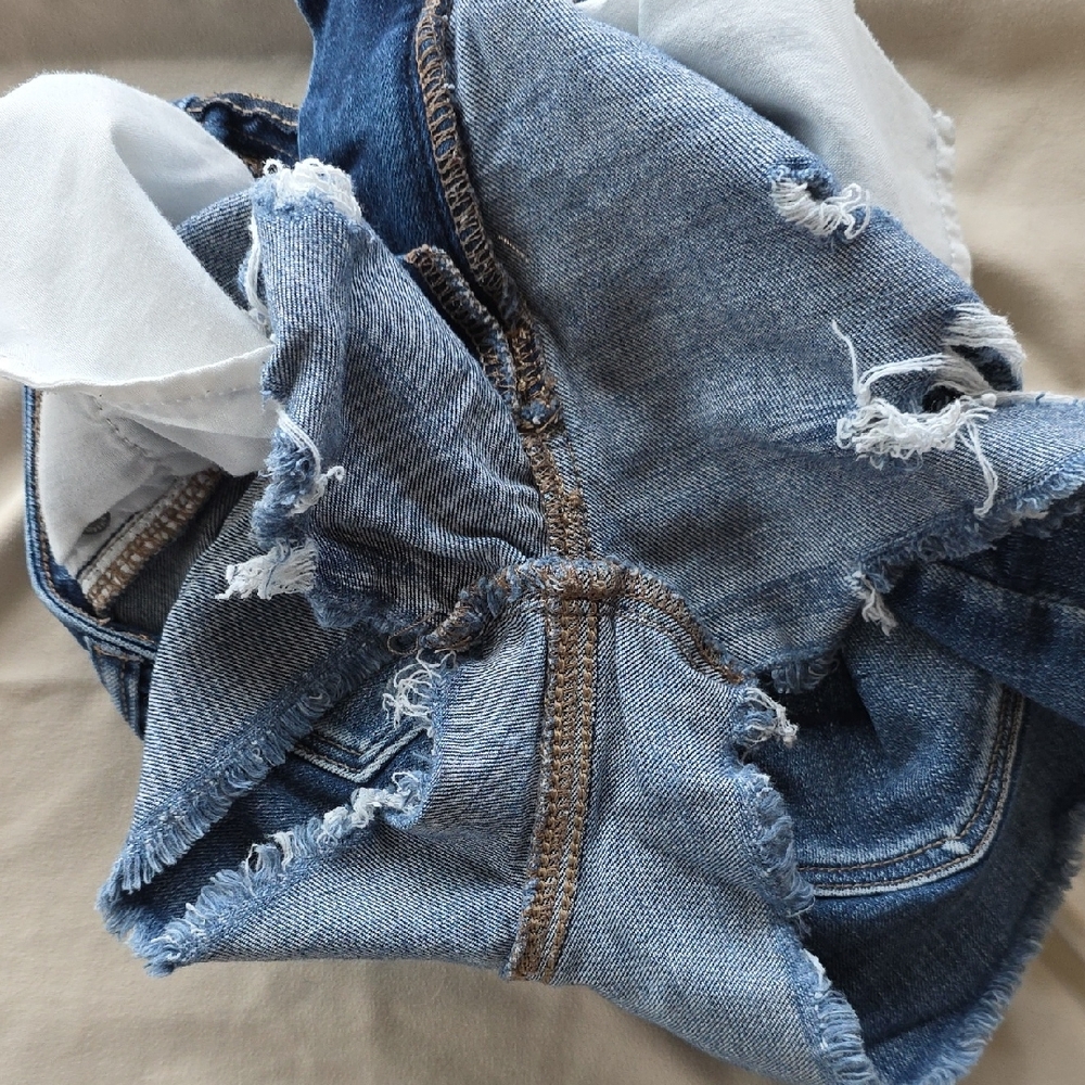 American Eagle Outfitters Blue Distressed High-Rise Jean Shorts - Picture 6 of 9